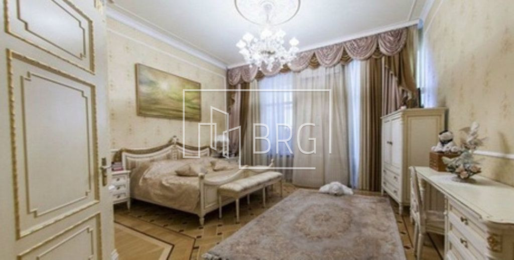 5-и комнатная квартира в центре Киева на Жилянской. Киев