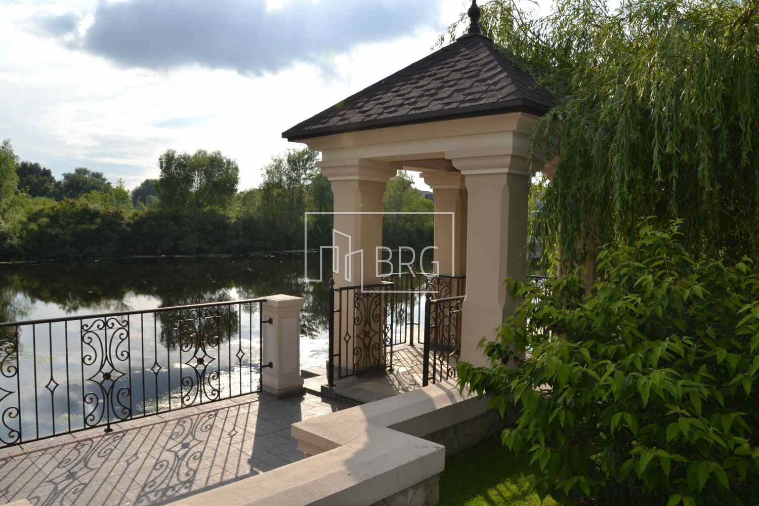 Дом Большая Дамба 2 км 1200м с выходом на Днепр. Київська обл