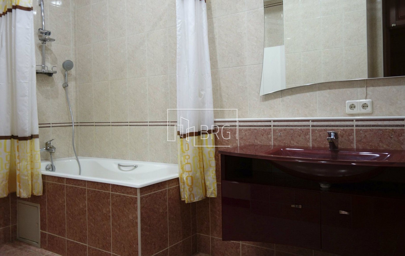 Квартира 260м в 2-х уровнях Шевченковский р-н. Київ