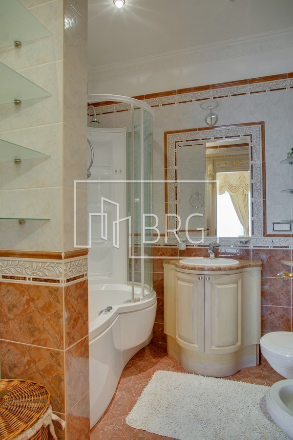 Продажа 4-х комнатной видовой квартиры. Київ