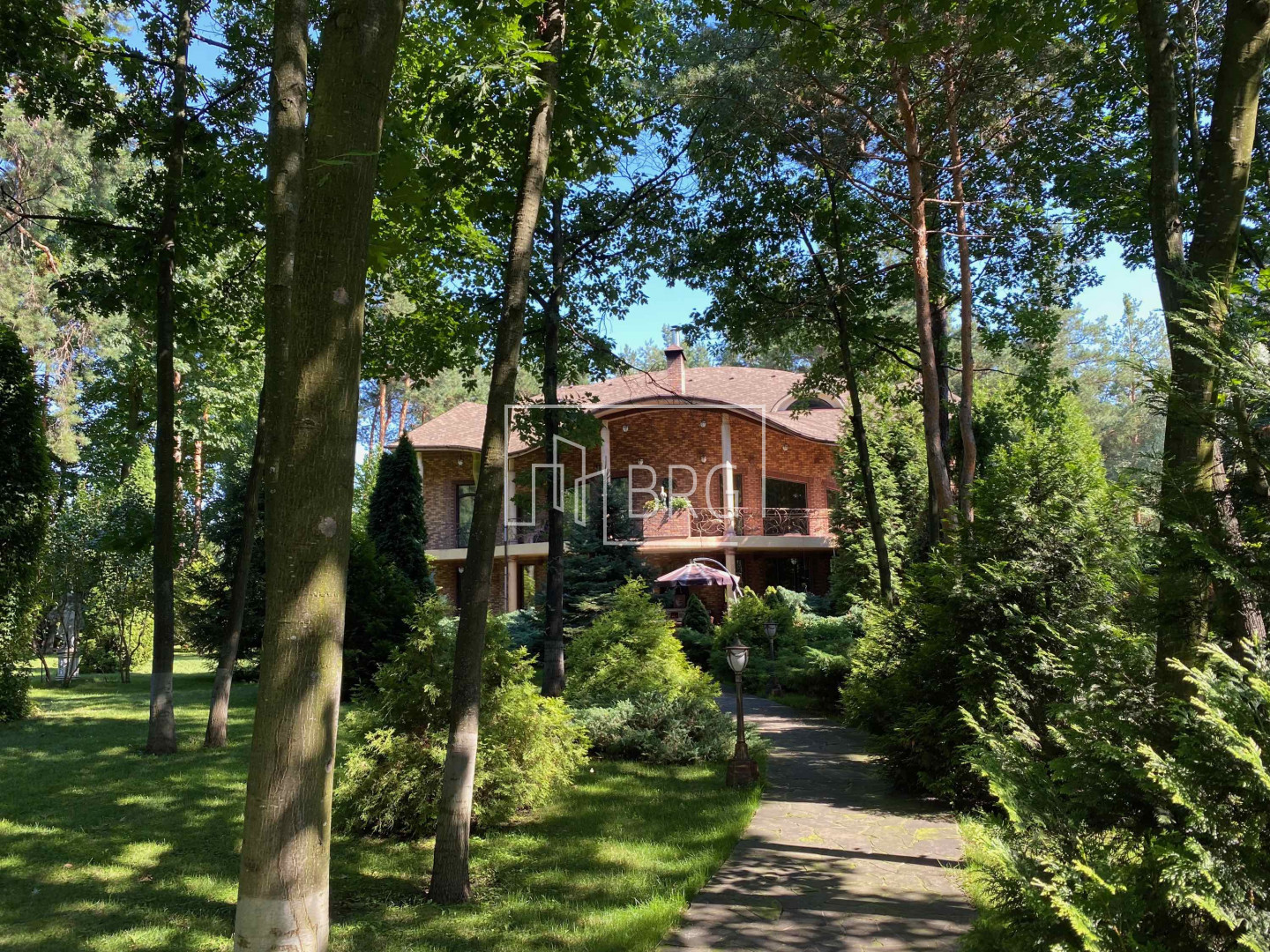 Дом дуплекс 350м в закрытом коттеджном городке Козин Конча-Заспа. Київська обл