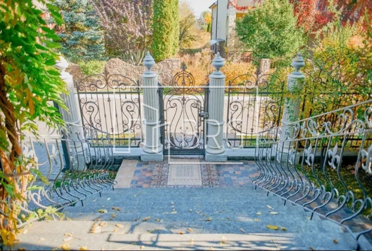 Дом КГ Альпийка 800м в классическом стиле. Київська обл