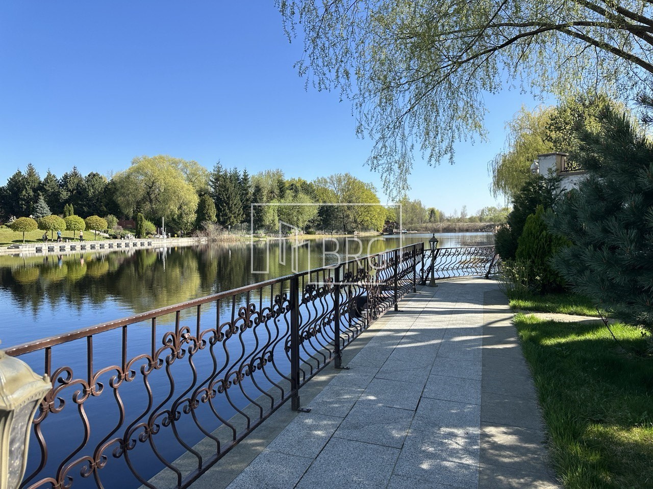 Дом с выходом на Днепр, Дамба 3-й км, КГ Срибна затока. Київська обл