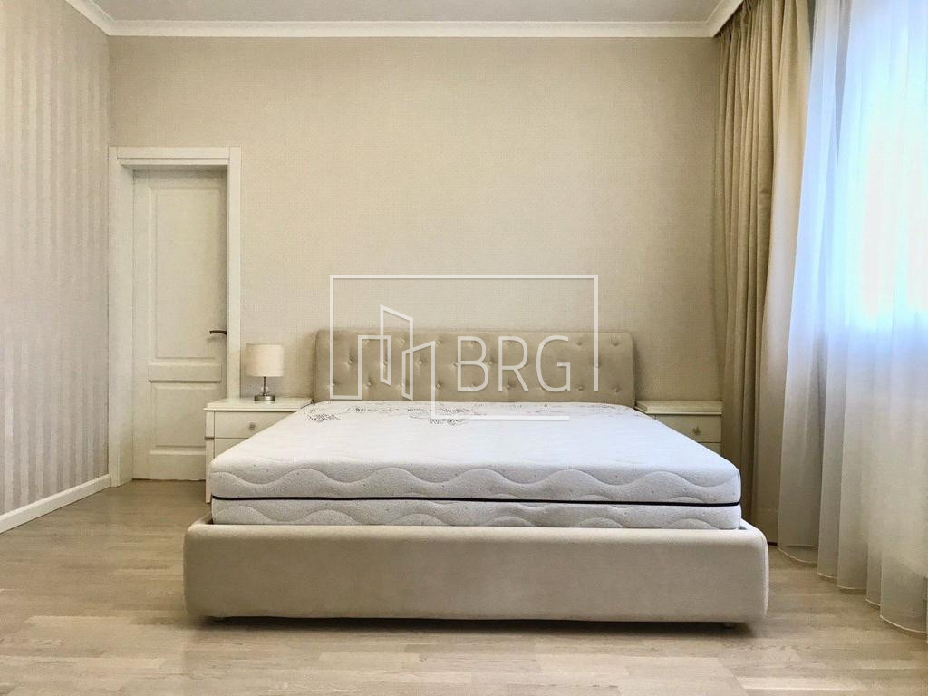 Дом 252м с плодовым садом на территории Козин Конча-Заспа. Київська обл