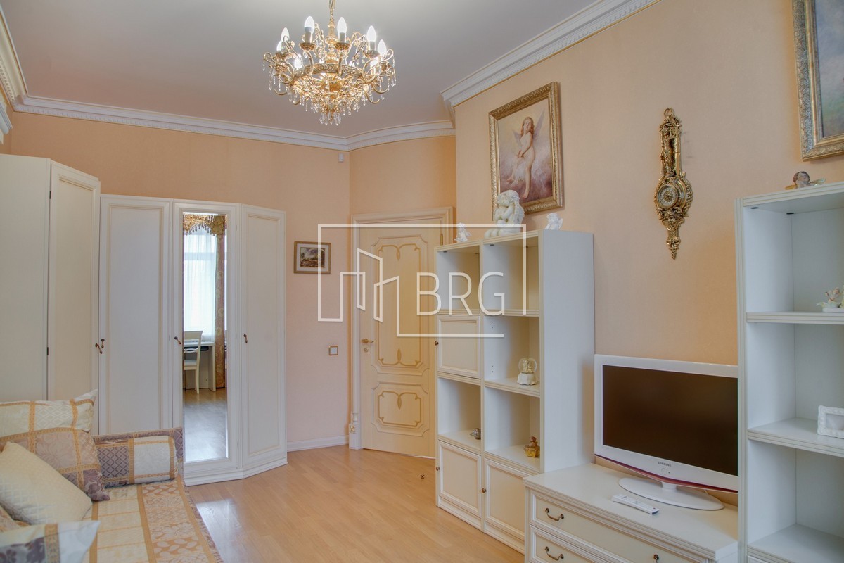 Продажа 4-х комнатной видовой квартиры. Київ