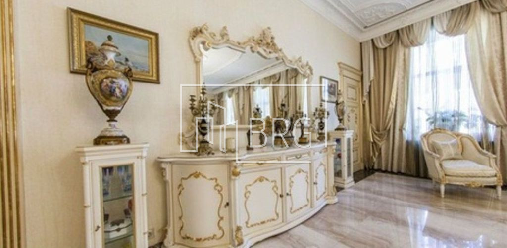 5-и комнатная квартира в центре Киева на Жилянской. Киев