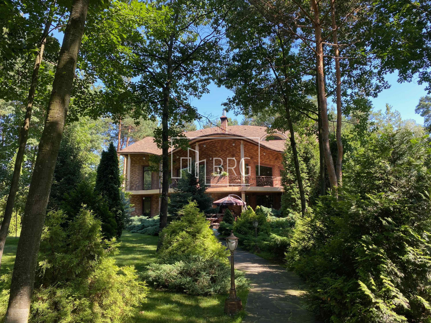 Дом дуплекс 350м в закрытом коттеджном городке Козин Конча-Заспа. Київська обл