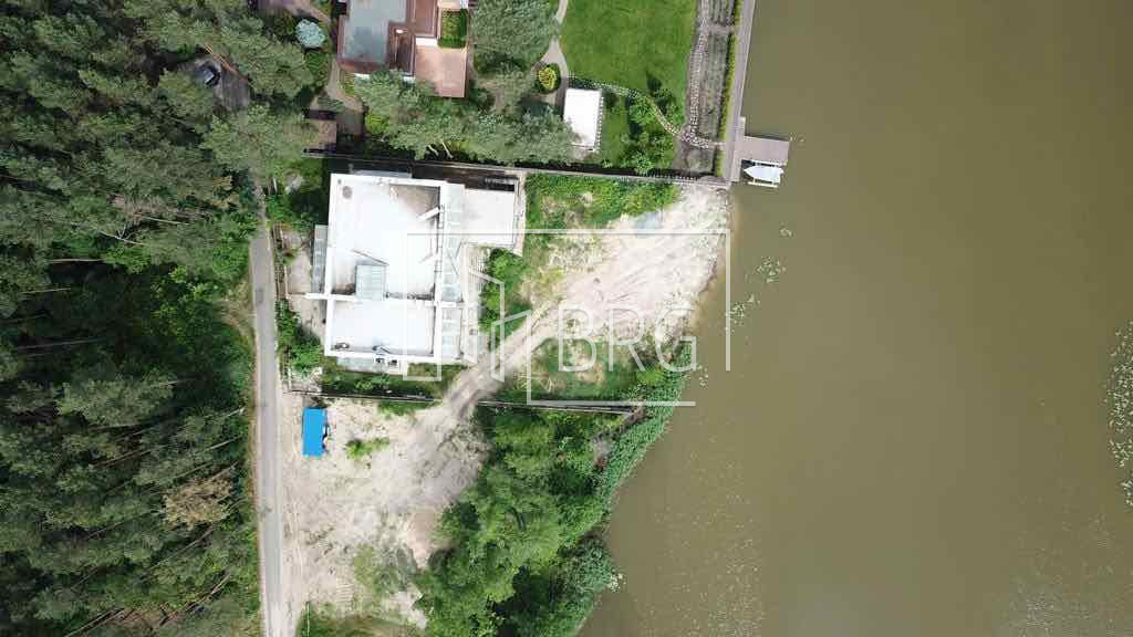 Дом 800м с выходом на р.Стугну Таценки . Київська обл