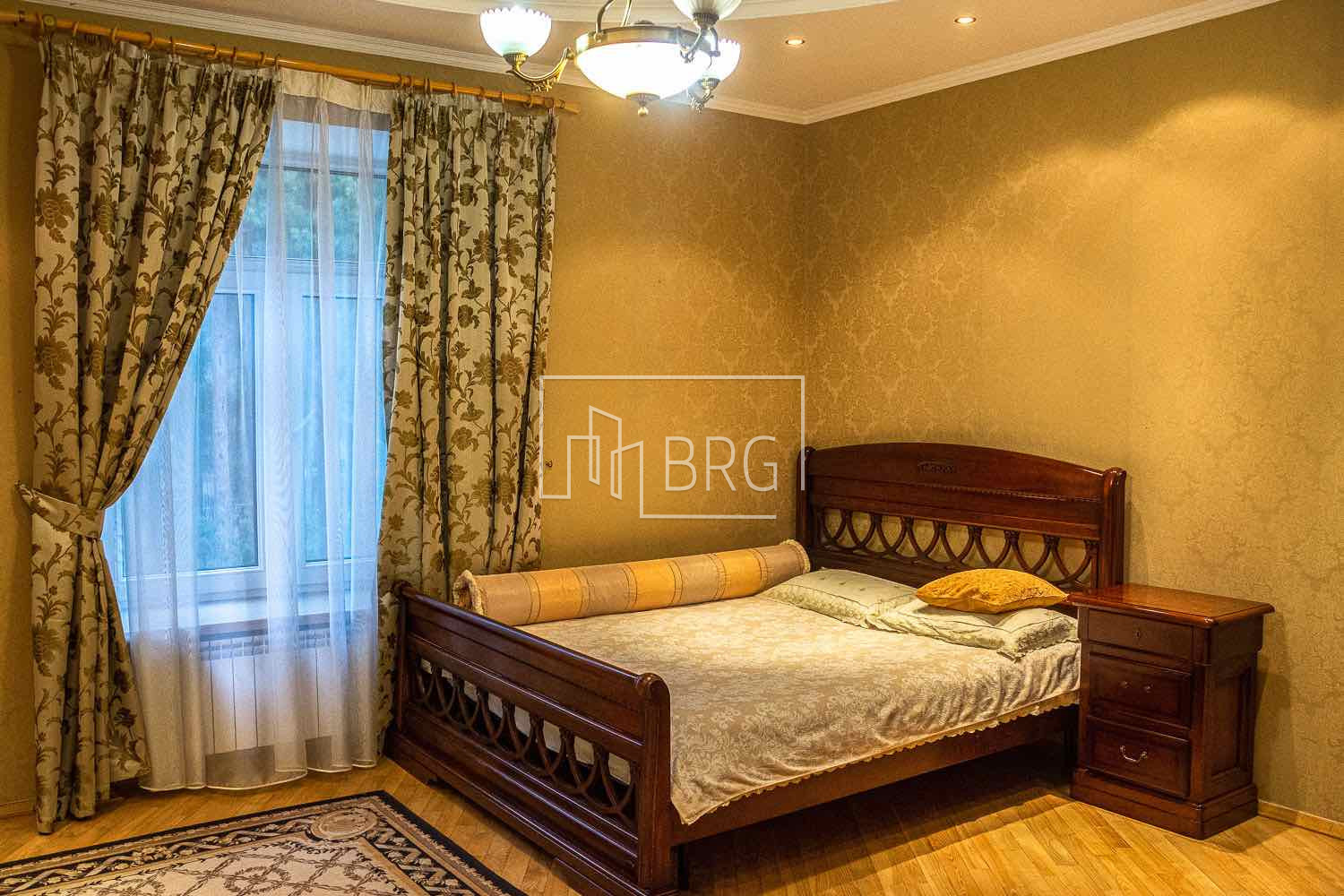 Домовладение 1300м в сосновом лесу. Київська обл