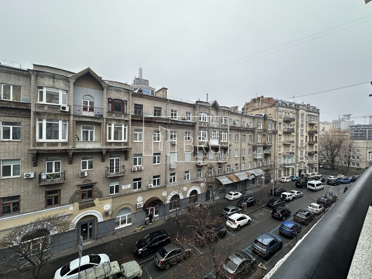 Аренда 4-х комнатной квартиры в 2-х уровнях с камином Киев центр. Київ