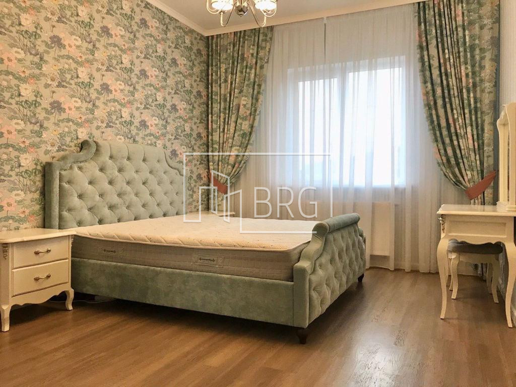 Дом 252м с плодовым садом на территории Козин Конча-Заспа. Київська обл