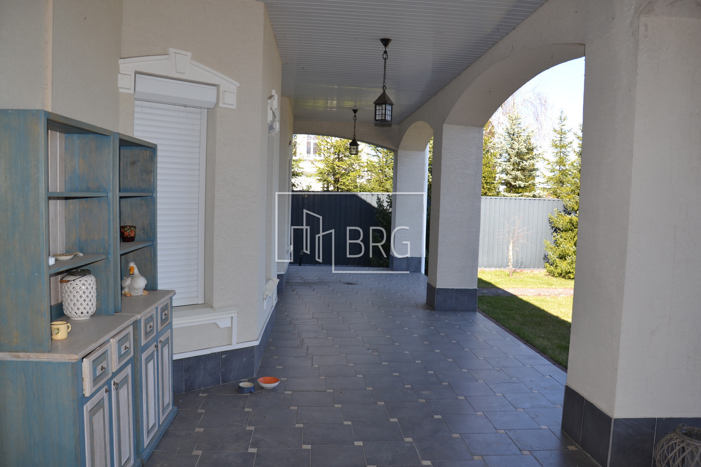 Дом 1064м с выходом на Днепр Дамба начало коттеджный городок. Київська обл