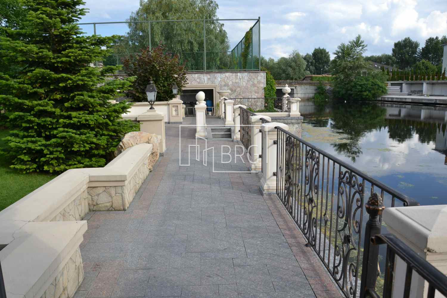 Дом Большая Дамба 2 км 1200м с выходом на Днепр. Київська обл
