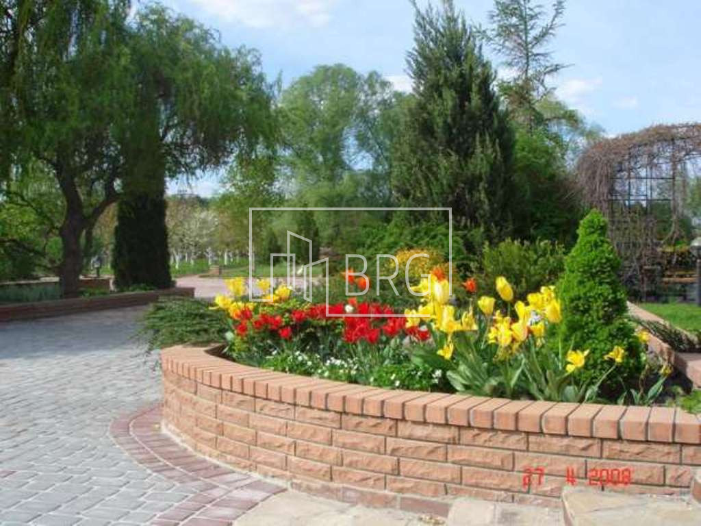 Дом 400м с выходом на Днепр УКраинка. Київська обл