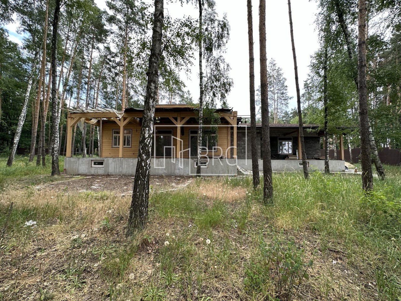 Новый дом 252м в сосновом лесу Малая Солтановка Одесская трасса. Київська обл