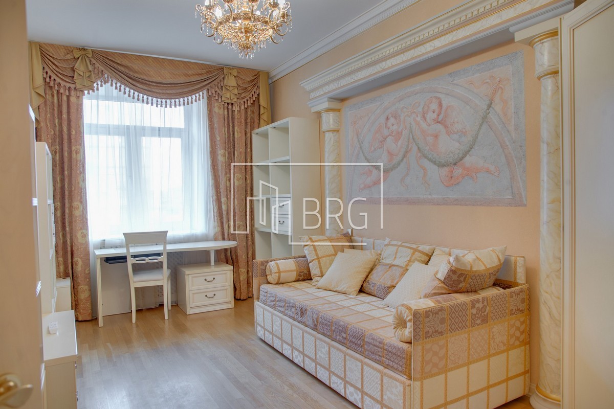 Продажа 4-х комнатной видовой квартиры. Київ