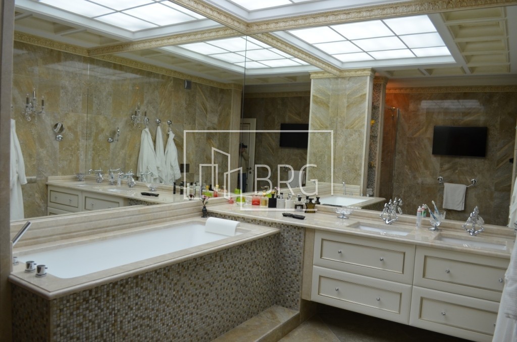 Продажа 3-х комнатной квартиры 190м  возле Мариинского парка. Киев