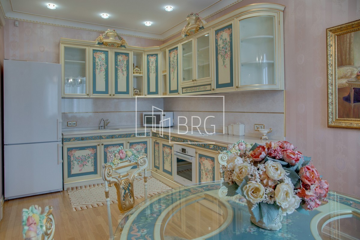 Продажа 4-х комнатной видовой квартиры. Київ
