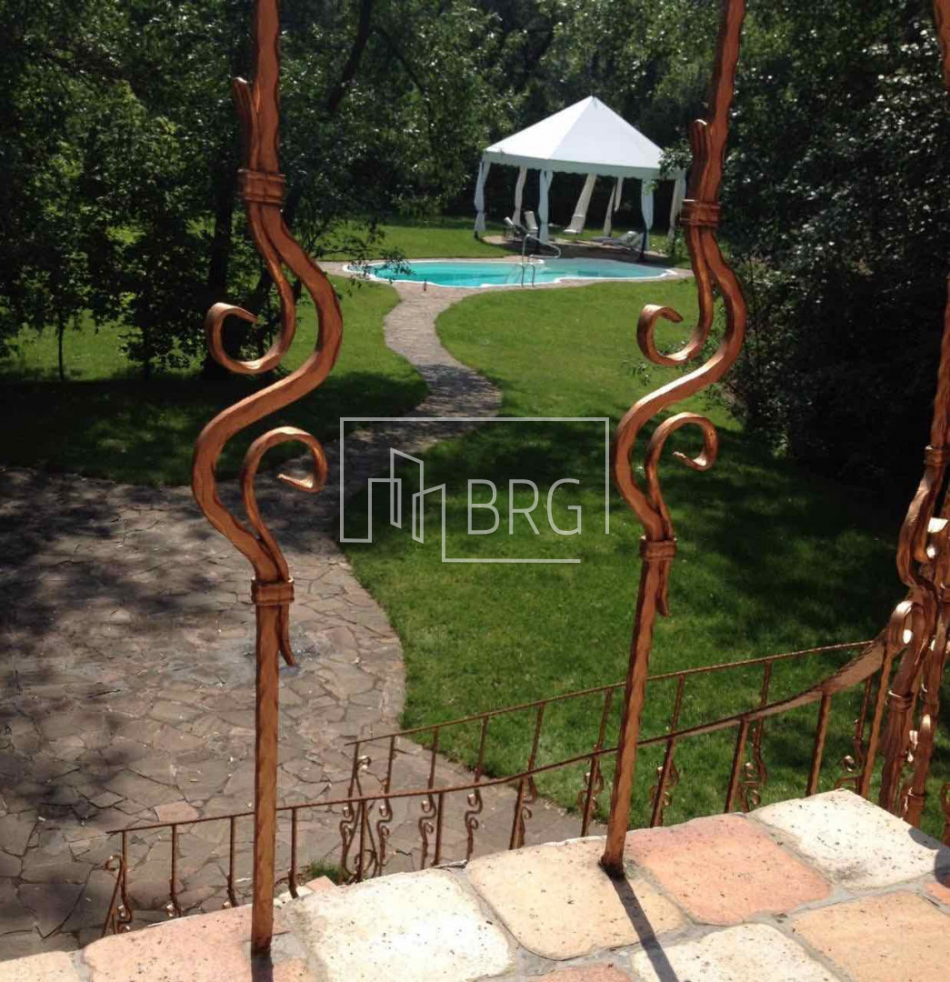 Дом 900м в Викторианском стиле Ходосеевка. Київська обл
