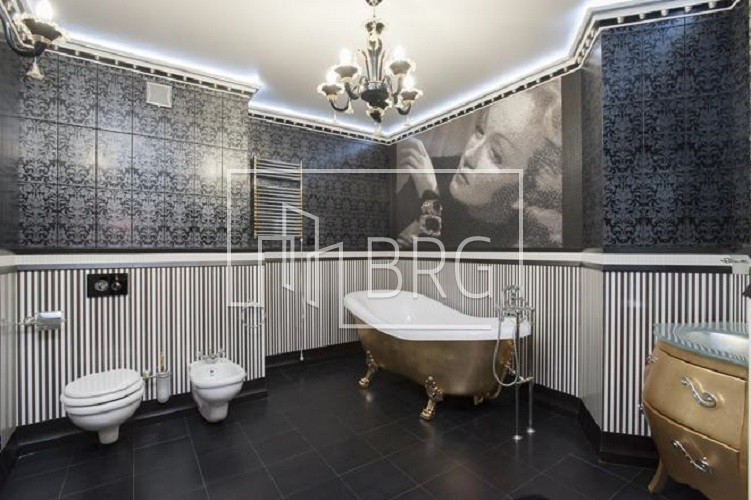 Продажа 4-х комнатной квартиры. Киев