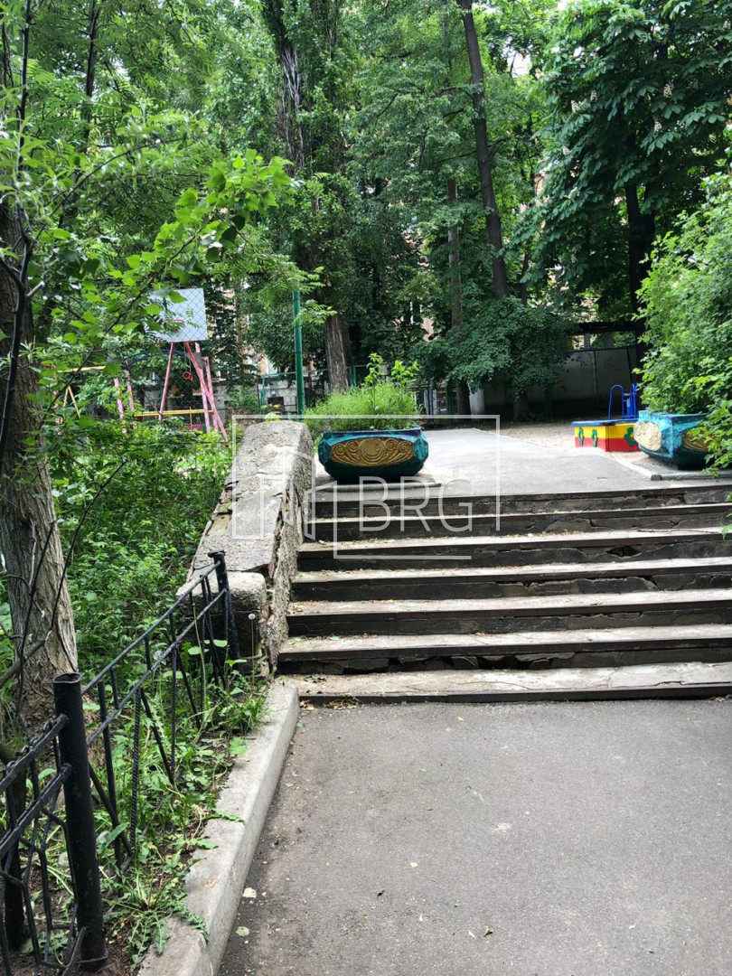 Аренда 3-х комнатной квартиры в центре Киева на Прорезной. Киев