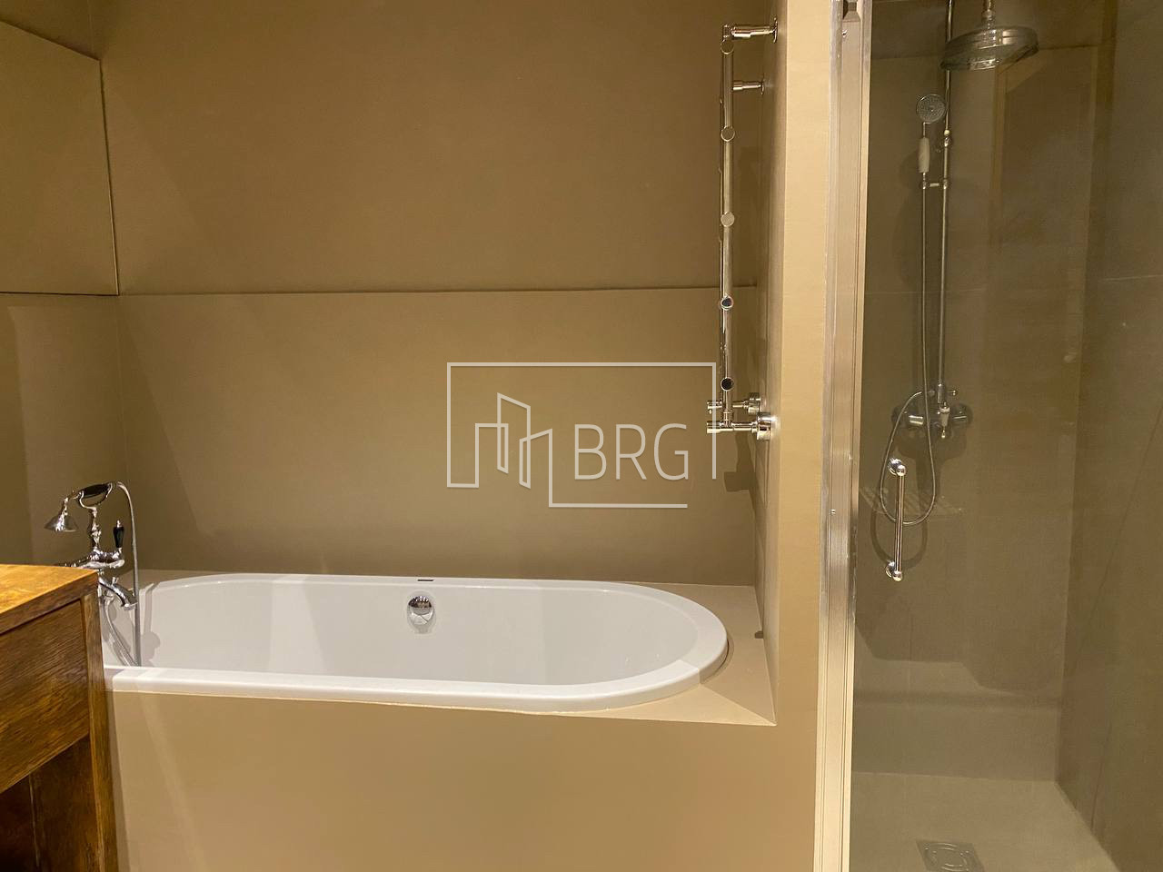 Дом 850м Рудыки с гостевым домом и банным комплексом на территории. Київська обл