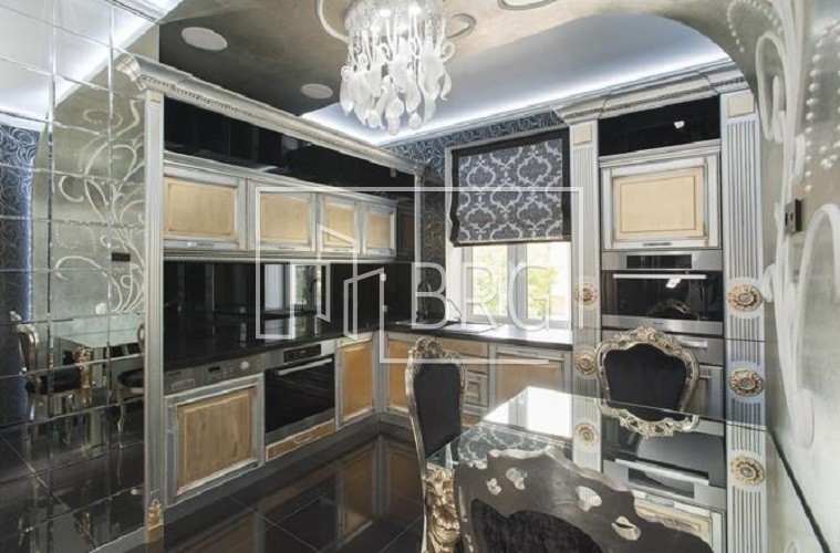 Продажа 4-х комнатной квартиры. Киев