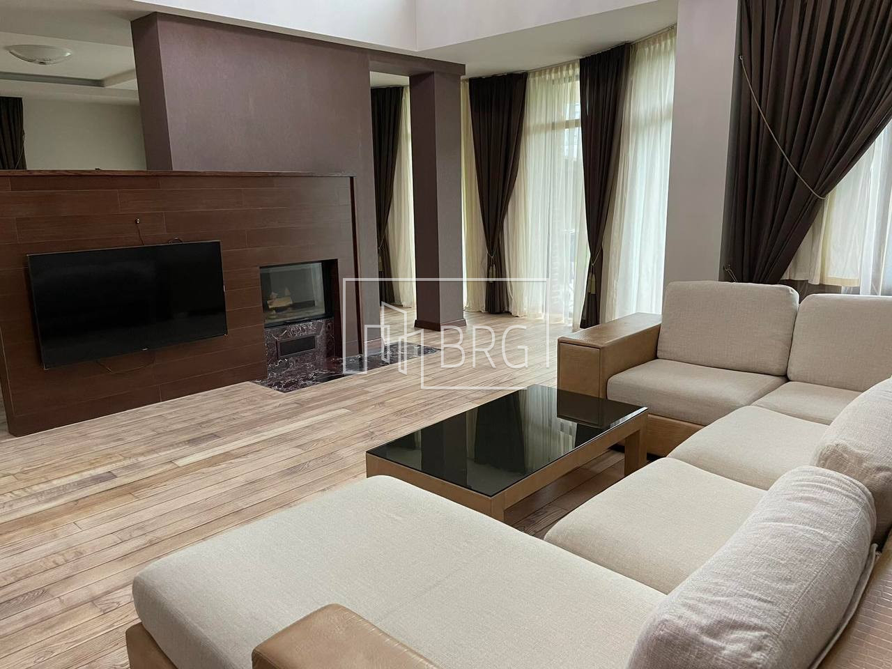 Дом 360м с бассейном с.Рудыки. Київська обл