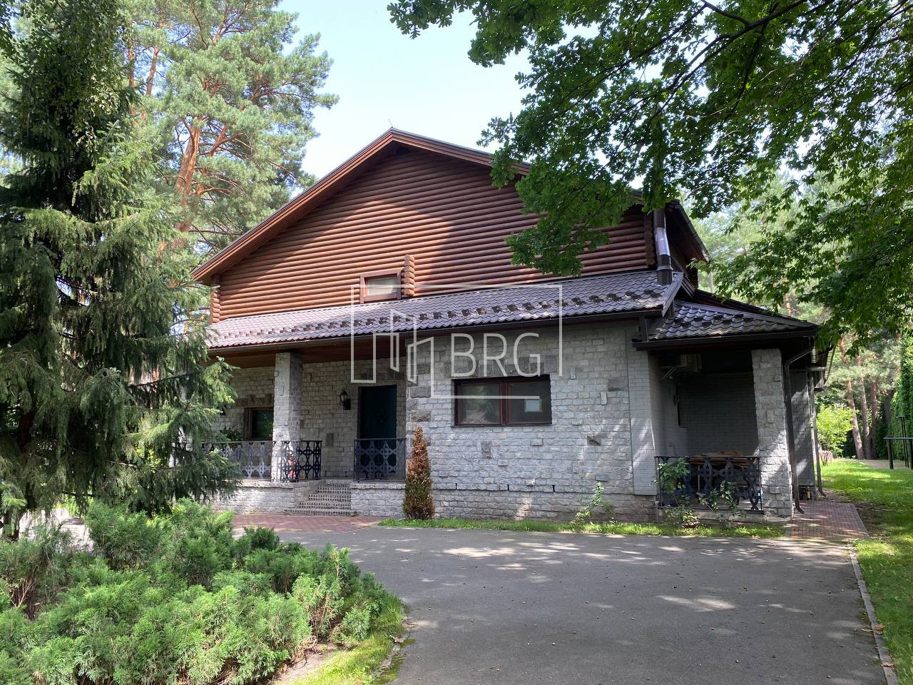 Дом 850м Рудыки с гостевым домом и банным комплексом на территории. Київська обл