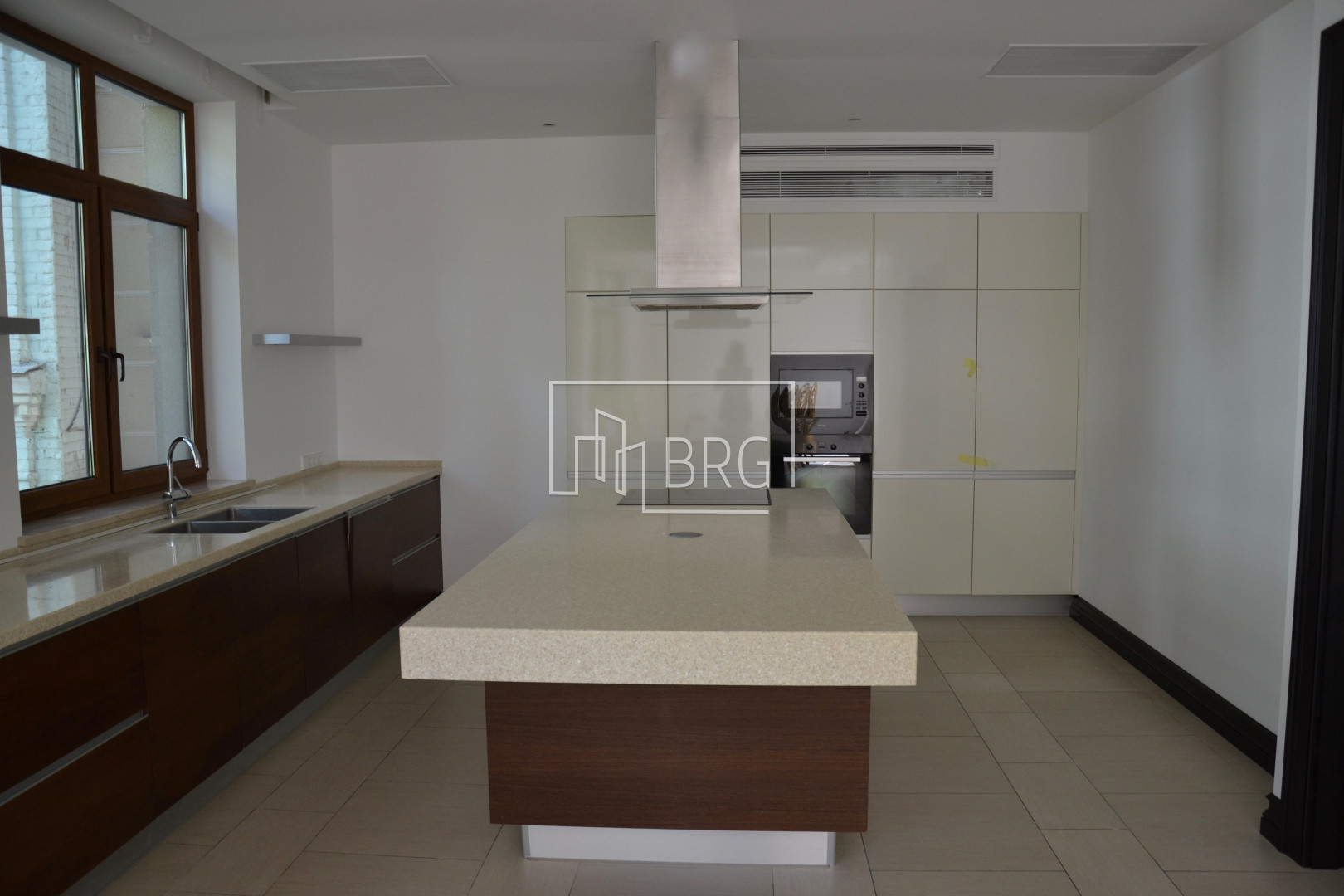 Продажа 4-х комнатной квартиры с террасой в центре Шевченковский р-н. Київ