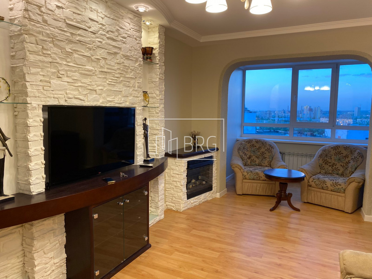 Аренда квартиры 200м 7 комнат в 2-х уровнях . Киев