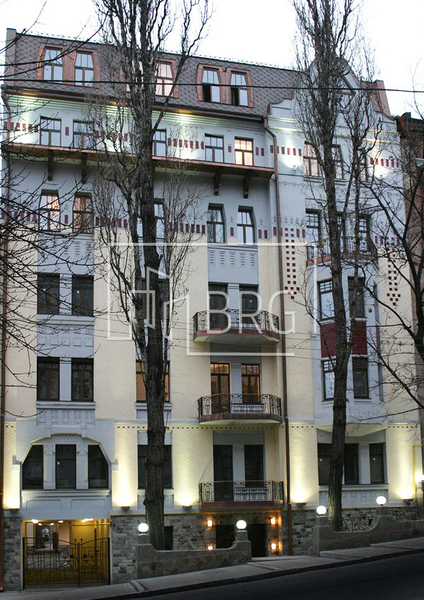 Квартира 2-х комнатная с камином в клубном доме "Замок на Паньковской". Київ