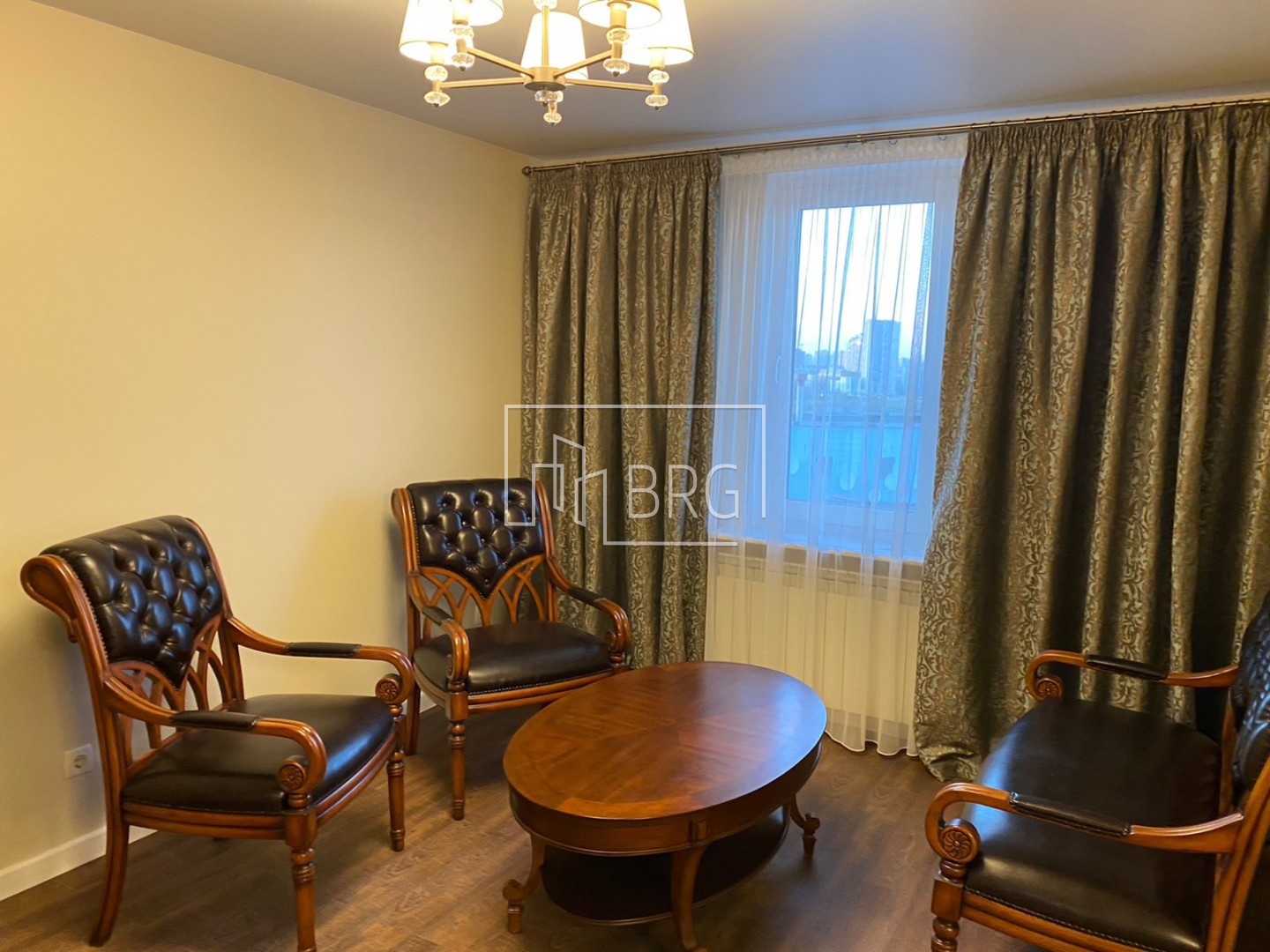 Аренда квартиры 200м 7 комнат в 2-х уровнях . Киев