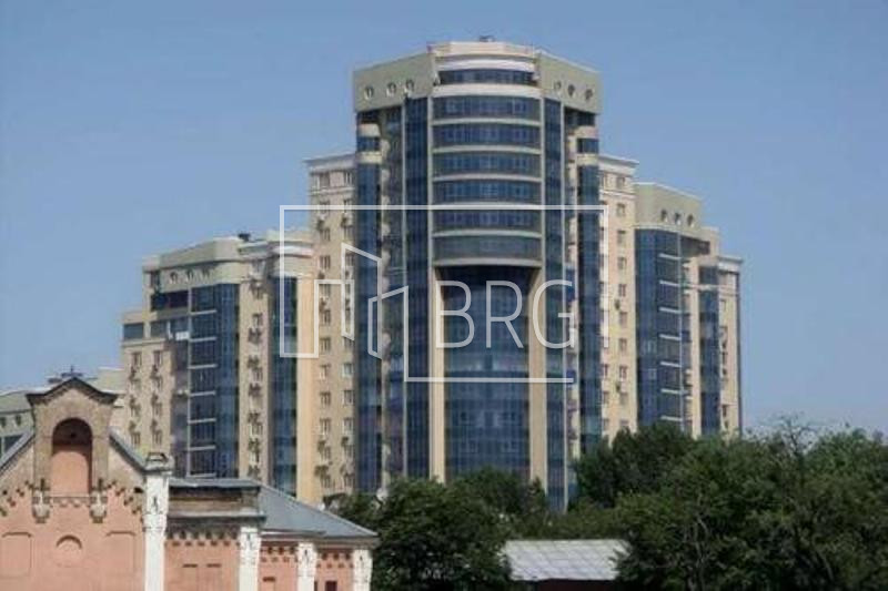 Продажа 3-х комнатной квартиры с панорамным видом на Лавру и Днепр. Київ