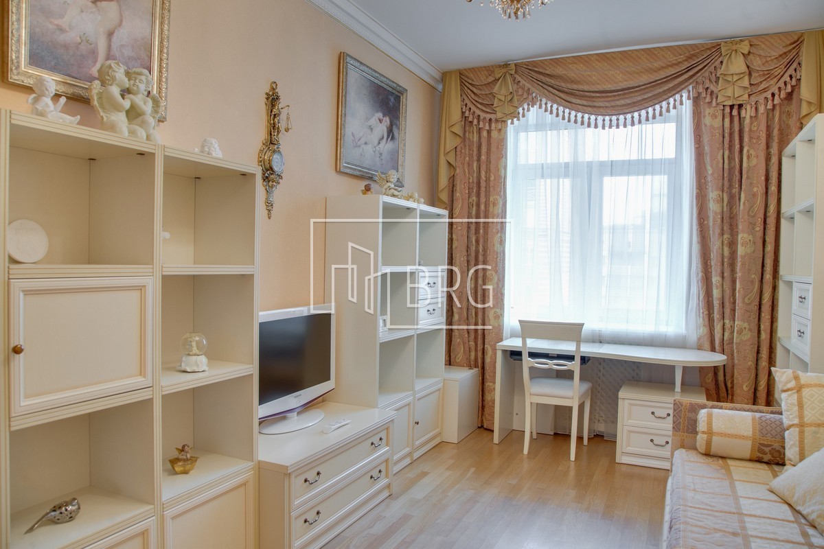 Продажа 4-х комнатной видовой квартиры. Київ