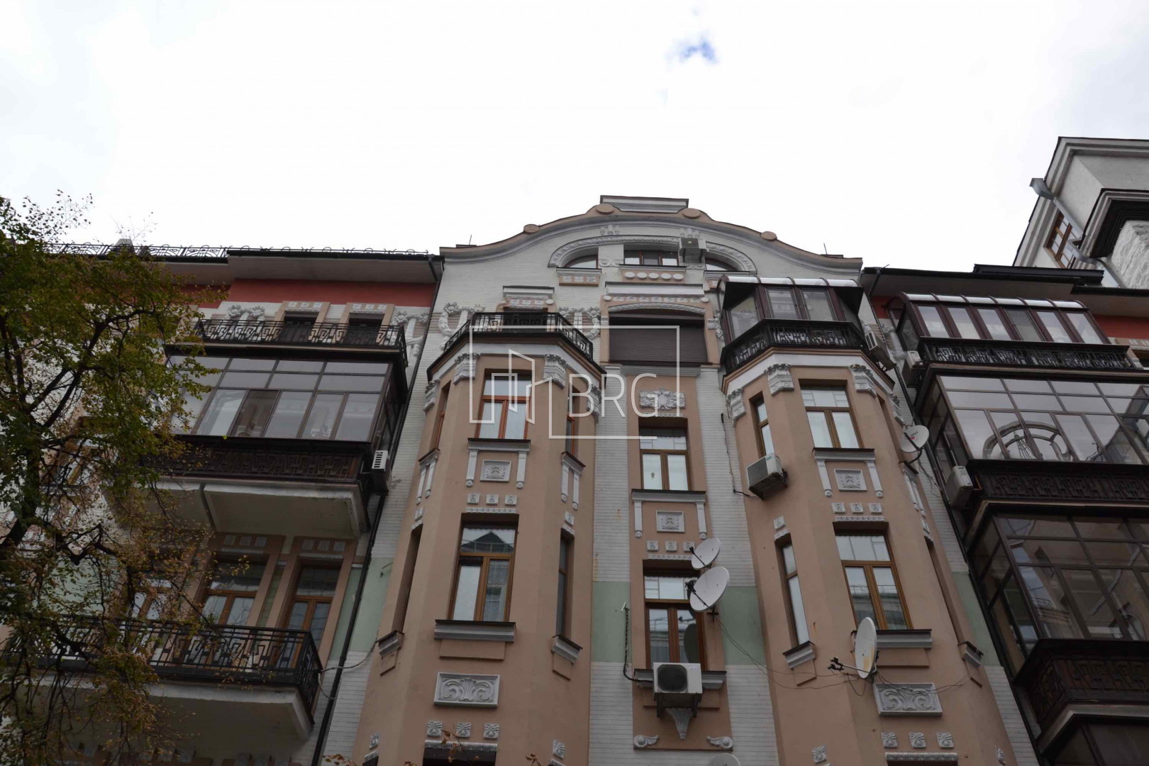 Квартира 5-ти комнатная с мансардой Липки Печерск. Київ