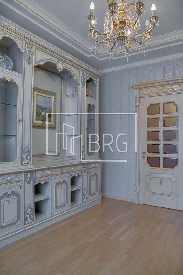 Продажа 4-х комнатной видовой квартиры. Київ