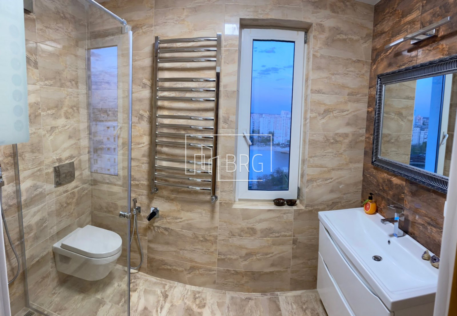 Аренда квартиры 200м 7 комнат в 2-х уровнях . Киев