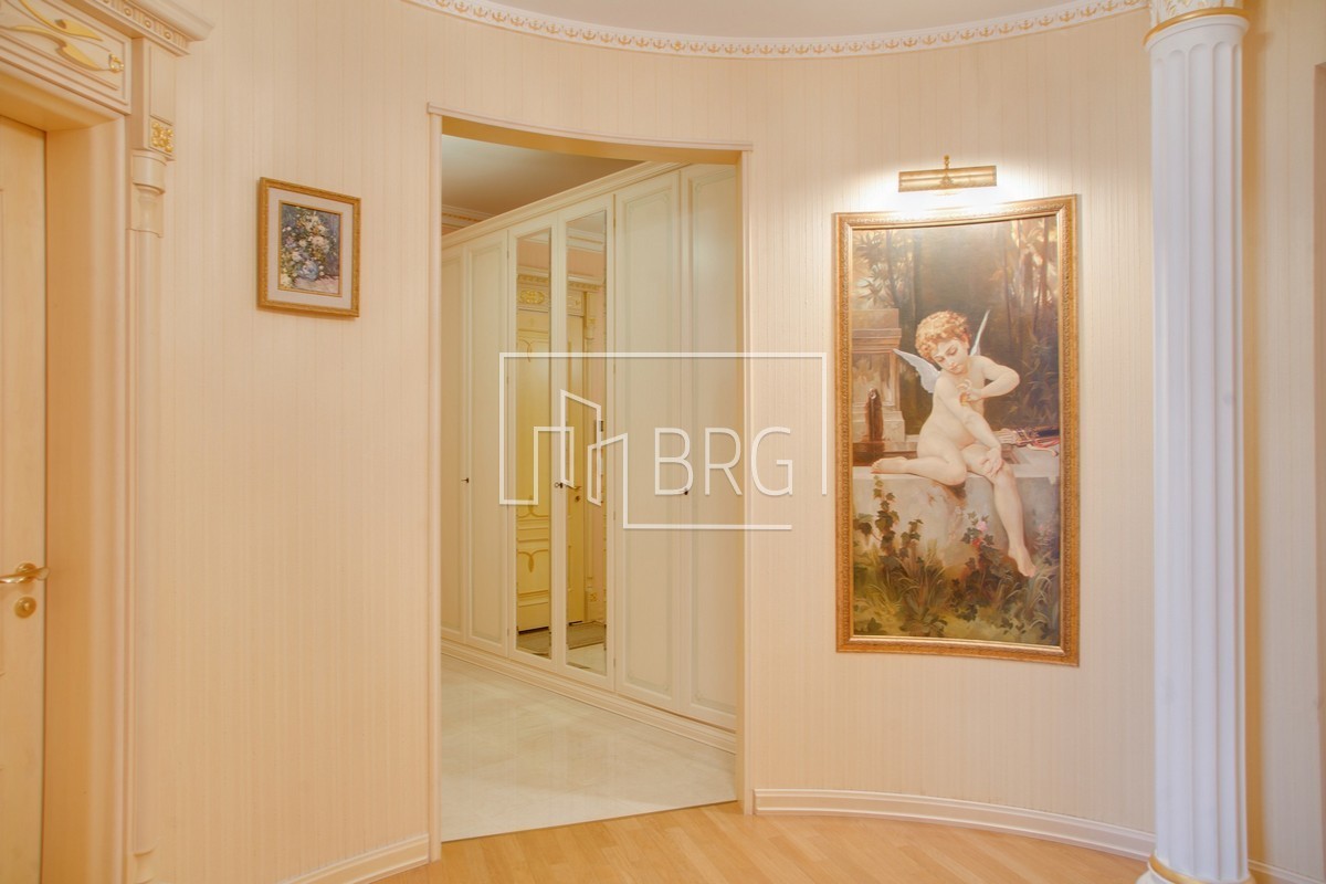 Продажа 4-х комнатной видовой квартиры. Київ