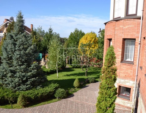 Дом 650 м2, КГ "Золотые Ворота", Обуховский район. Київська обл