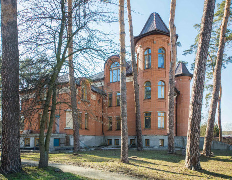 Дом 1300м в лесной зоне с выходом на р.Стугну. Київська обл