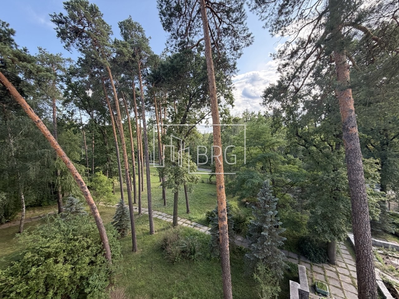Снаторно-курортный комплекс под реконструкцию 2,73 га Пуща-Водица. Київ