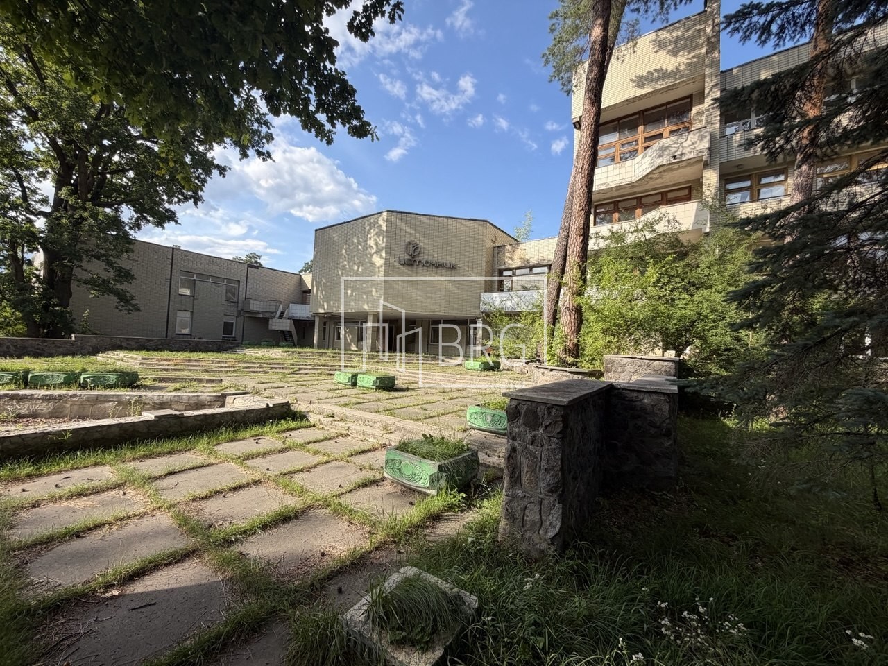 Снаторно-курортный комплекс под реконструкцию 2,73 га Пуща-Водица. Київ