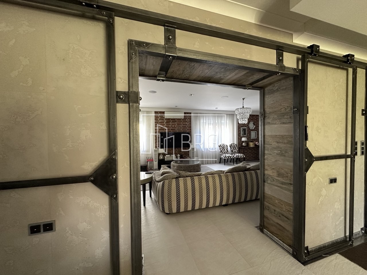 Дом 400м в Рудыках . Київська обл