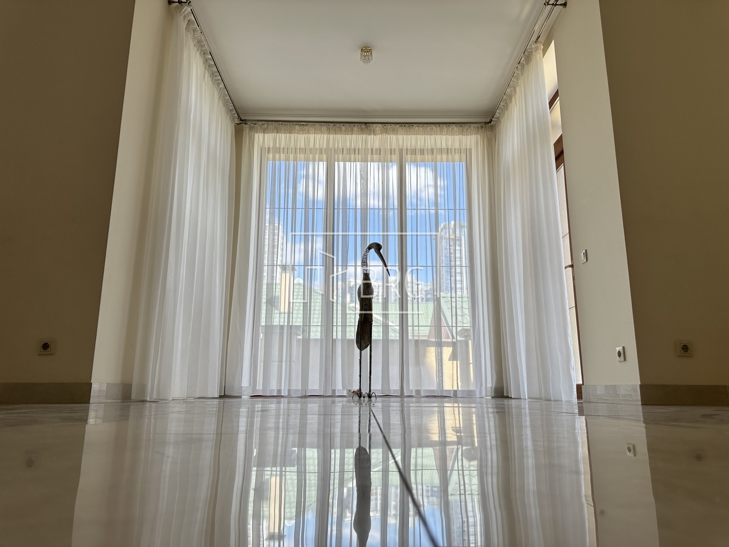 Дом 500м в центре Киева на Печерске. Киев