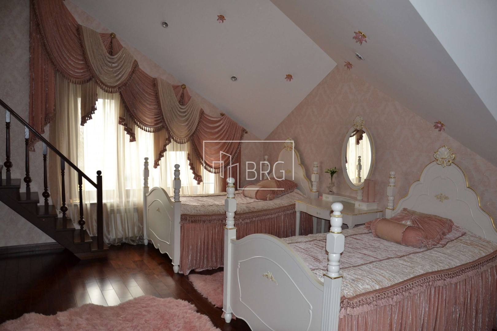 Дом Печерск "Малахитовая шкатулка" 1100м. Киев