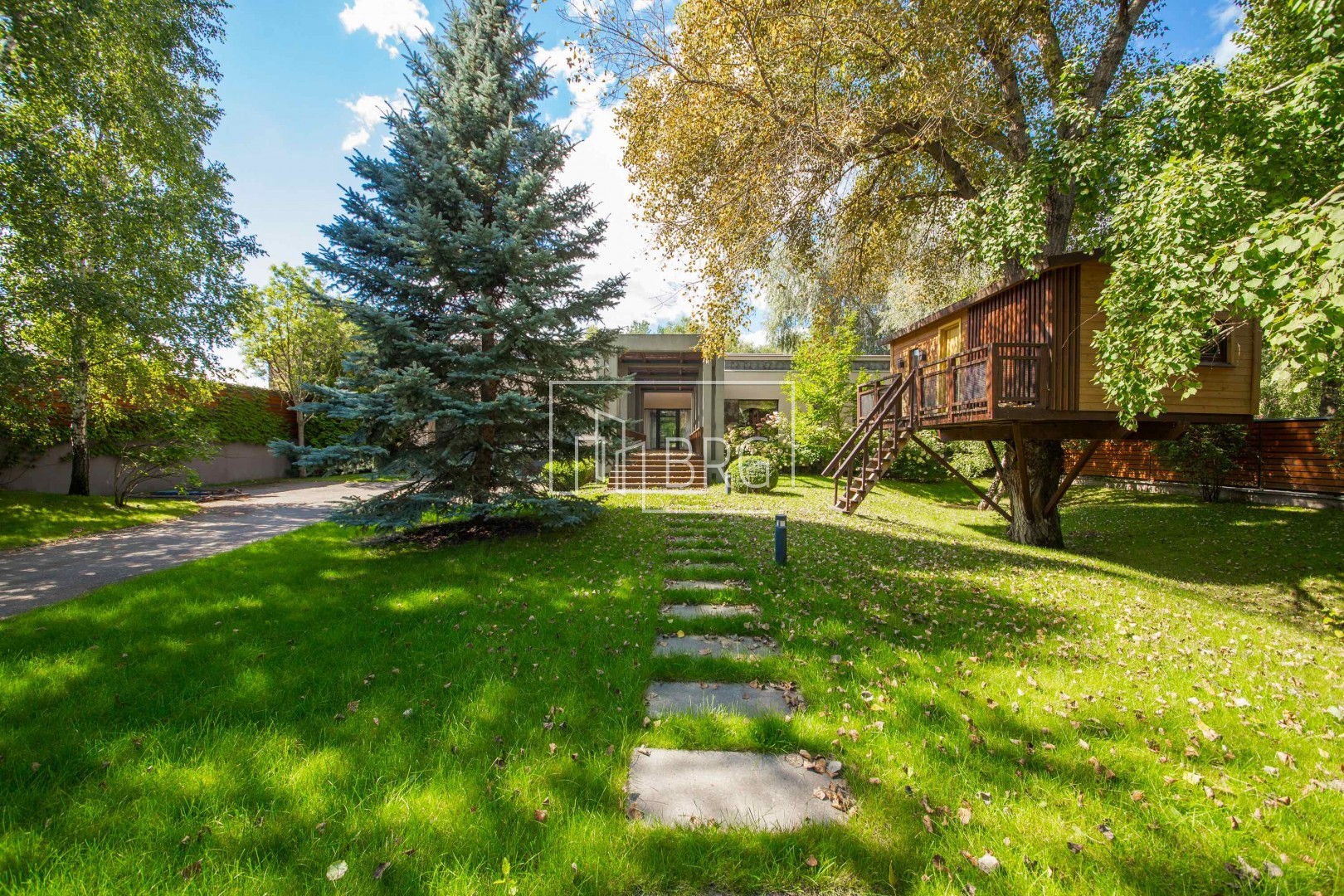 Дом 420м выход на Козинку Конча-Заспа. Київська обл