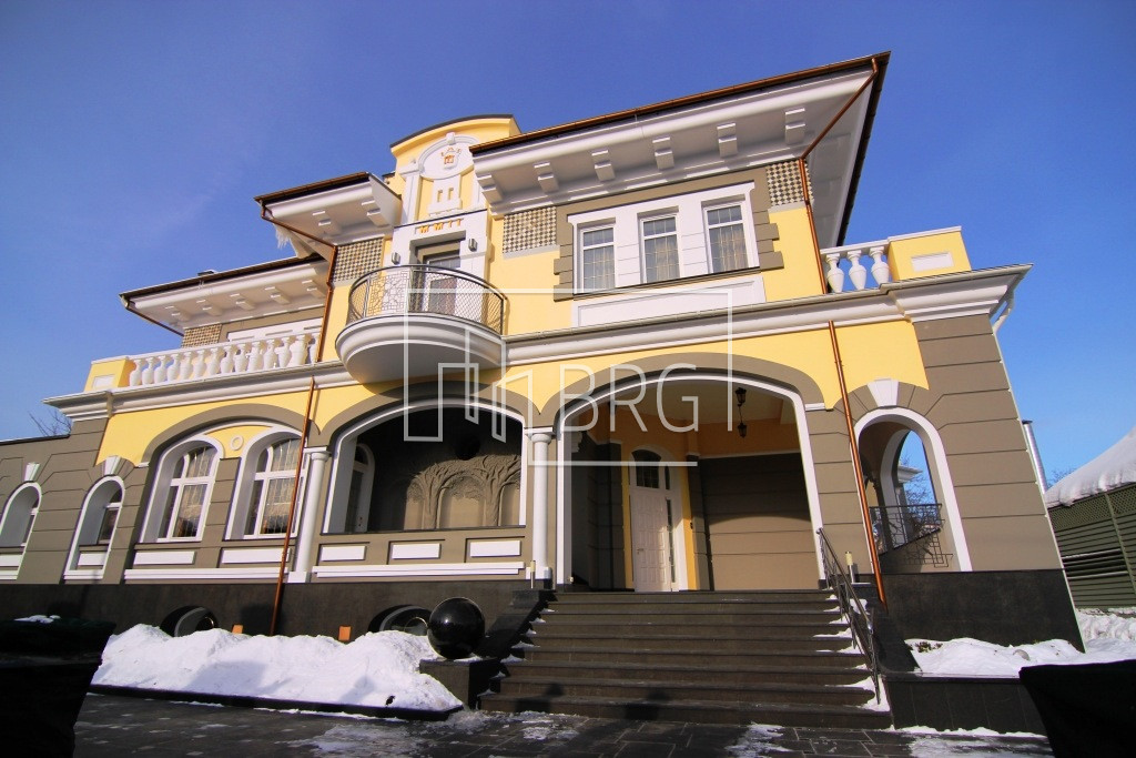Дом 705м в центре Киева на Печерске. Киев