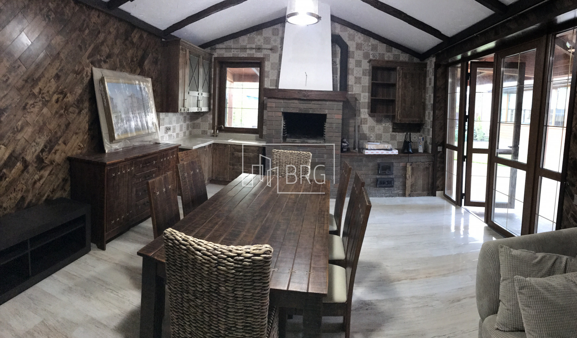 Дом 350м на Осокорках. Киев