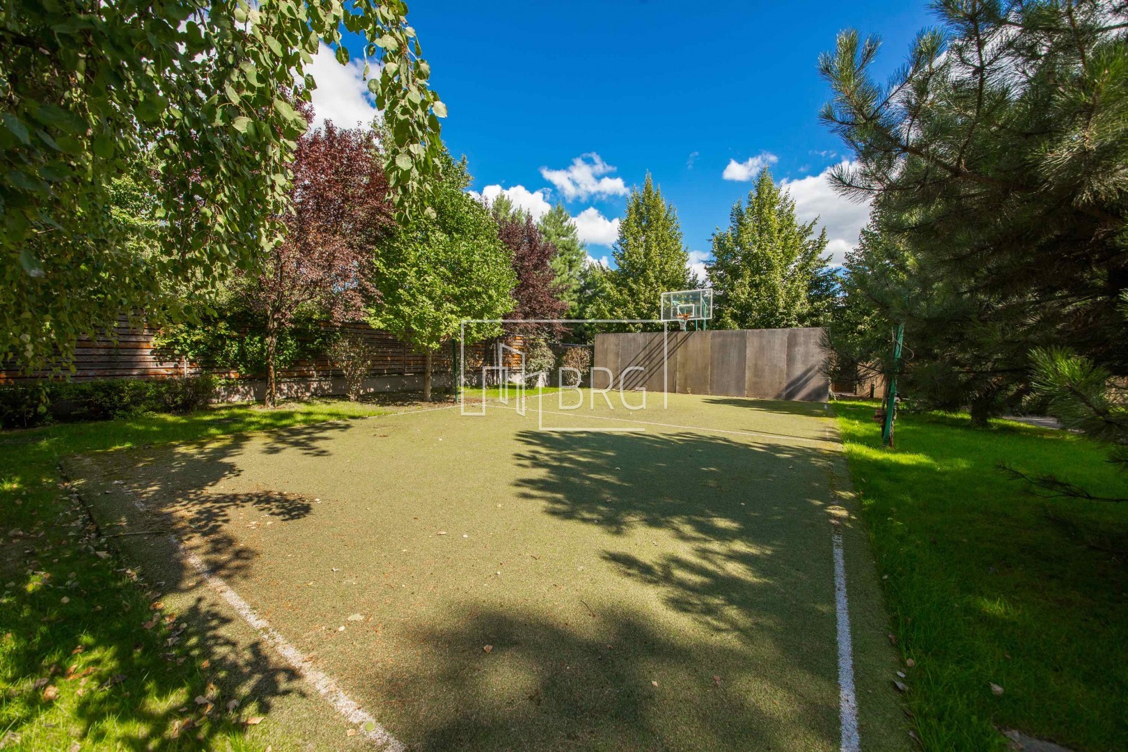 Дом 420м выход на Козинку Конча-Заспа. Київська обл